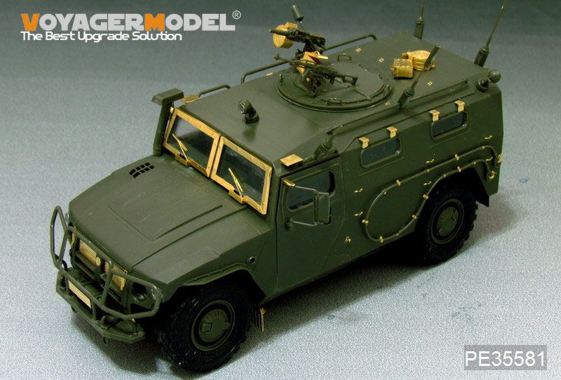 Voyager Model PE35581 Modern Russian Tiger Armored High-Mobility Vehicle