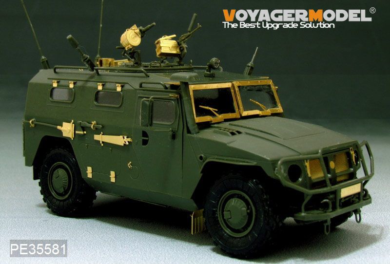 Voyager Model PE35581 Modern Russian Tiger Armored High-Mobility Vehicle