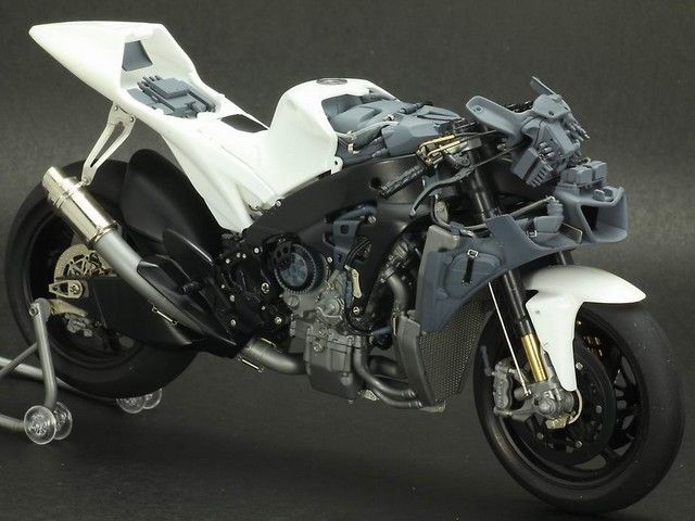 Top Studio 29012 Yamaha YZR-M1 '09 Super Detail-Up Set