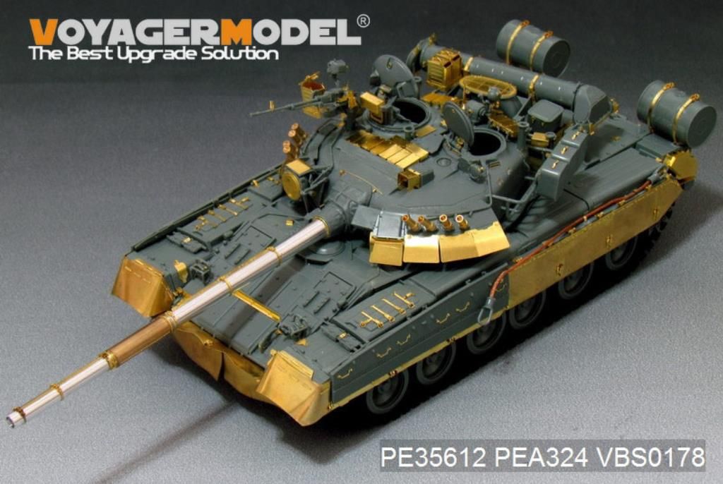 Voyager Model PE35612 Russian T-80U