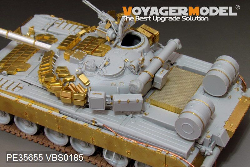 Voyager Model PE35655 Modern Russian T-80BVD MBT (smoke discharger include)