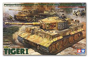 Tamiya 25401 Pz.kpfw.VI Ausf.E Tiger I Late Version with Ace Commander