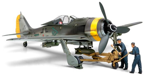 Tamiya 61104 Focke-Wulf Fw190 F-8-9 with Bomb Loading Set