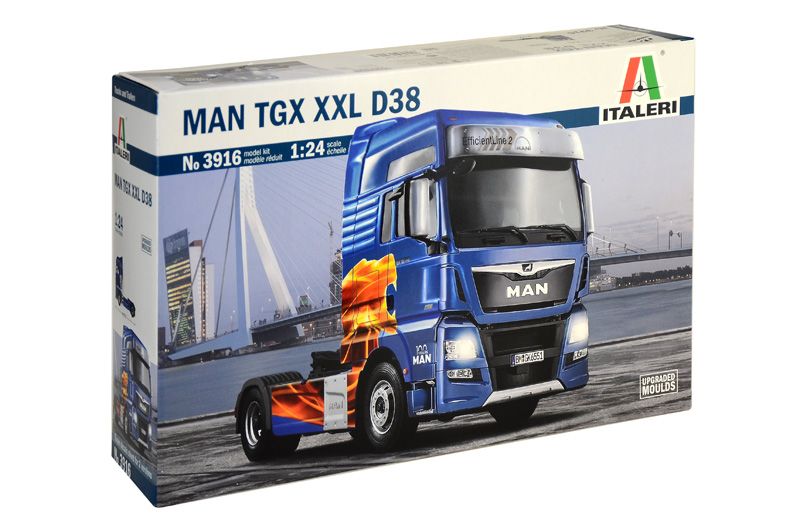 Italeri 3916 MAN TGX XXL D38