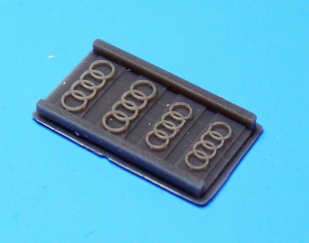 Fat Frog MD24005 R8 First Generation Front-Rear Emblems (2 set) for Revell