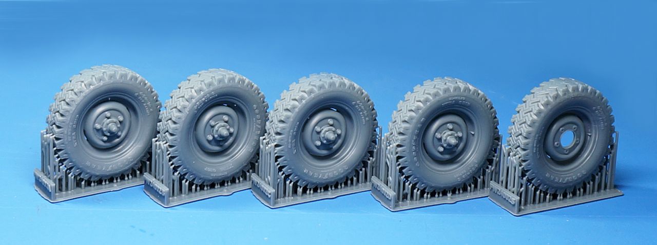 Fat Frog FW24002 Extra Grip 6.50-16 for Land Rover Series II-III (3D Printed) Fat Frog FW24002 Extra Grip 6.50-16 for Land Rover Series II-III (3D Printed)