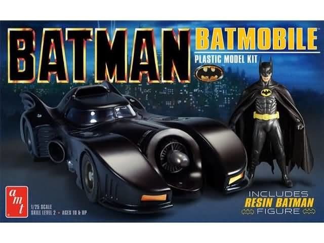 AMT 01107 1989 BATMOBILE With RESIN BATMAN FIGURE - BATMAN