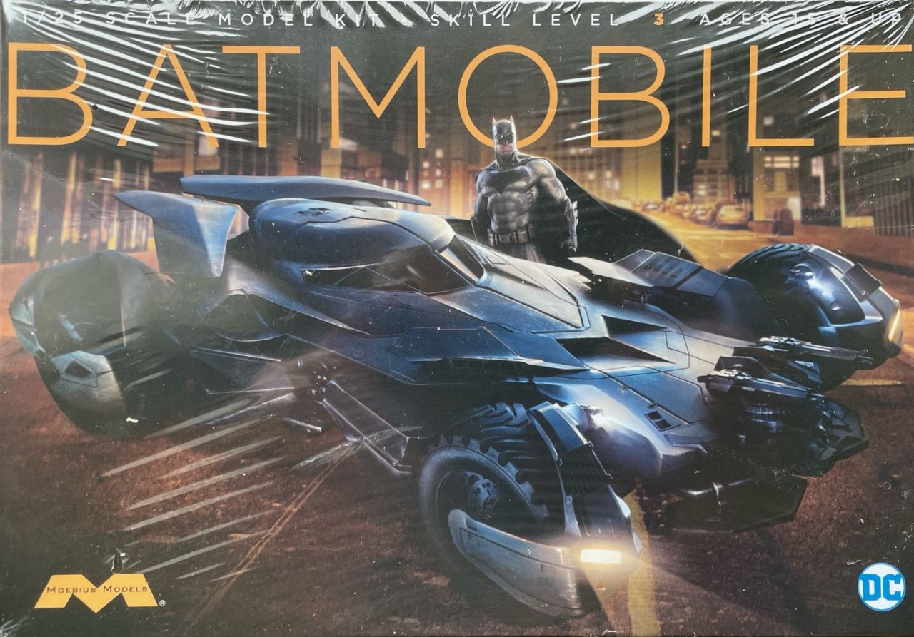 Moebius 964 BATMOBILE (Batman vs Superman)