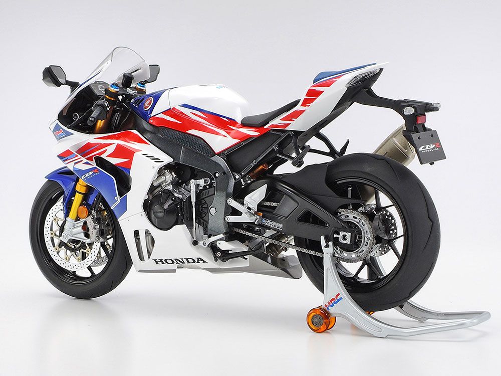 Tamiya 14141 CBR1000RR-R FIREBLADE SP 30th