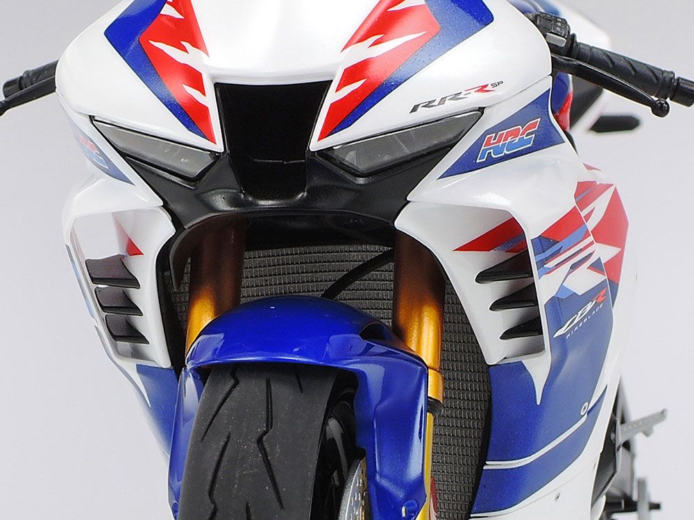 Tamiya 14141 CBR1000RR-R FIREBLADE SP 30th