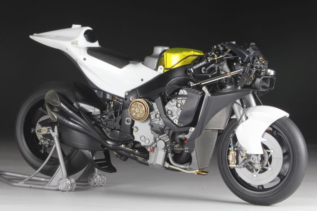 Top Studio MD29019 GSX-RR 2020 Super Detail-up Set Top Studio MD29019 GSX-RR 2020 Super Detail-up Set